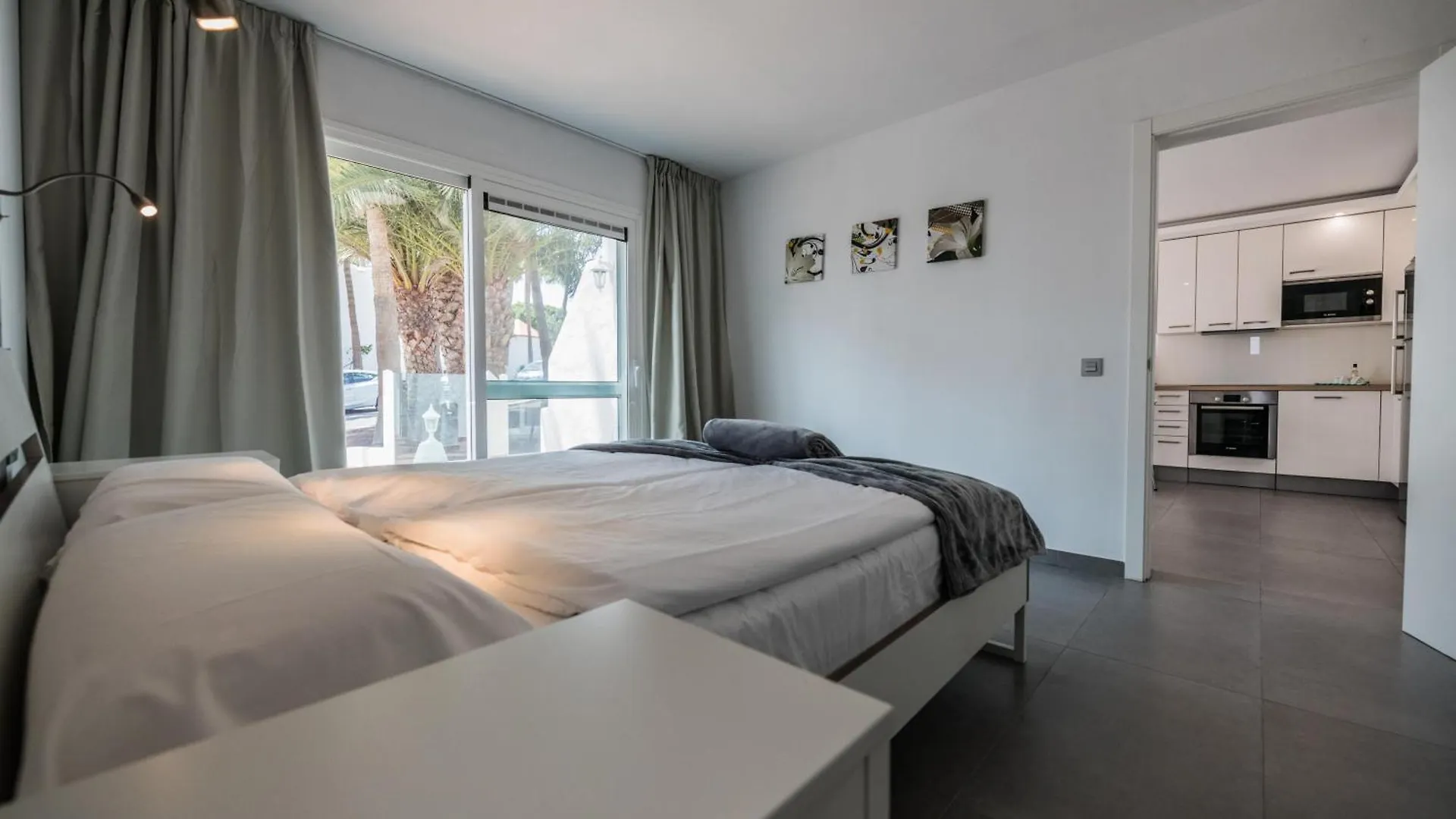 Апартаменты Bahia Calma Beach Коста Калма